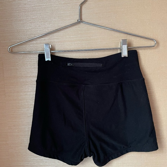 Wolven Sustainable Onyx High-Waisted Short size S - Picture 2 of 7